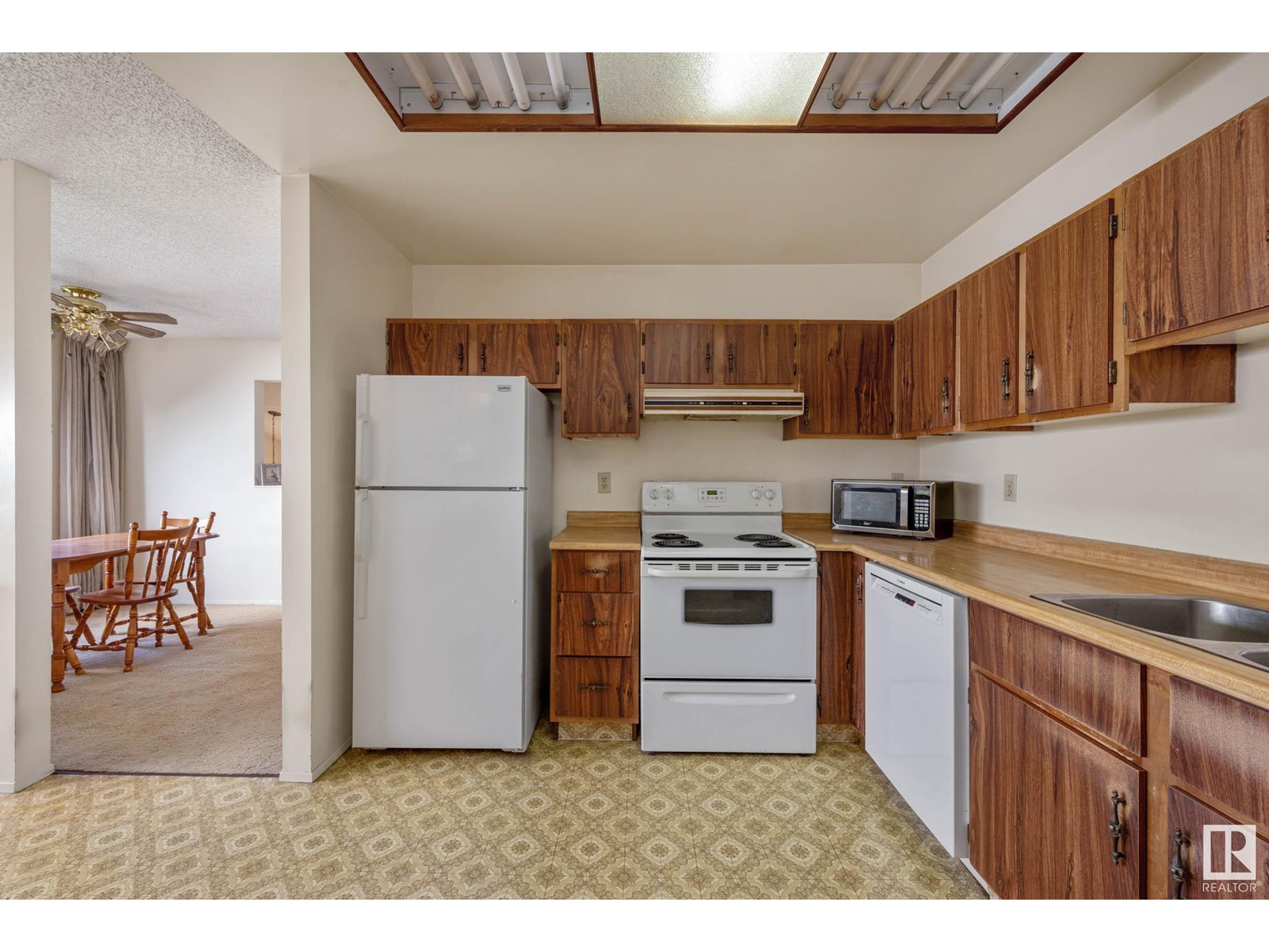 18409 96A AV NW