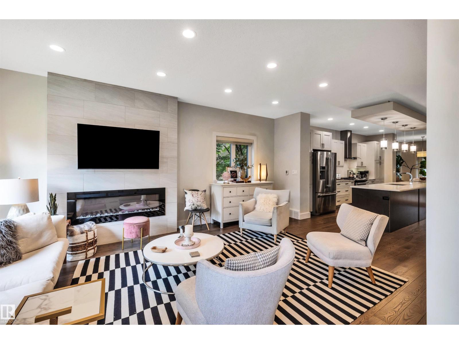 10925 127 ST NW