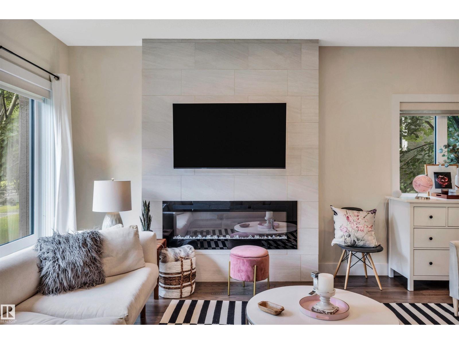 10925 127 ST NW