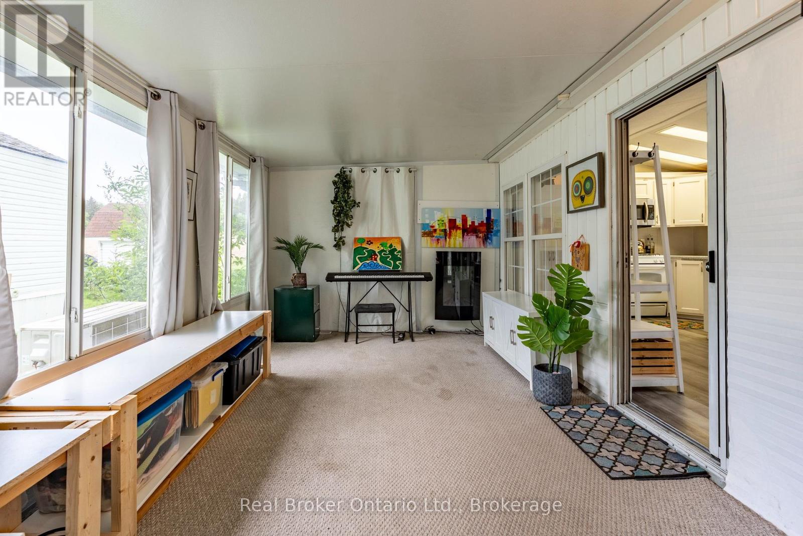 236 - 580 BEAVER CREEK ROAD