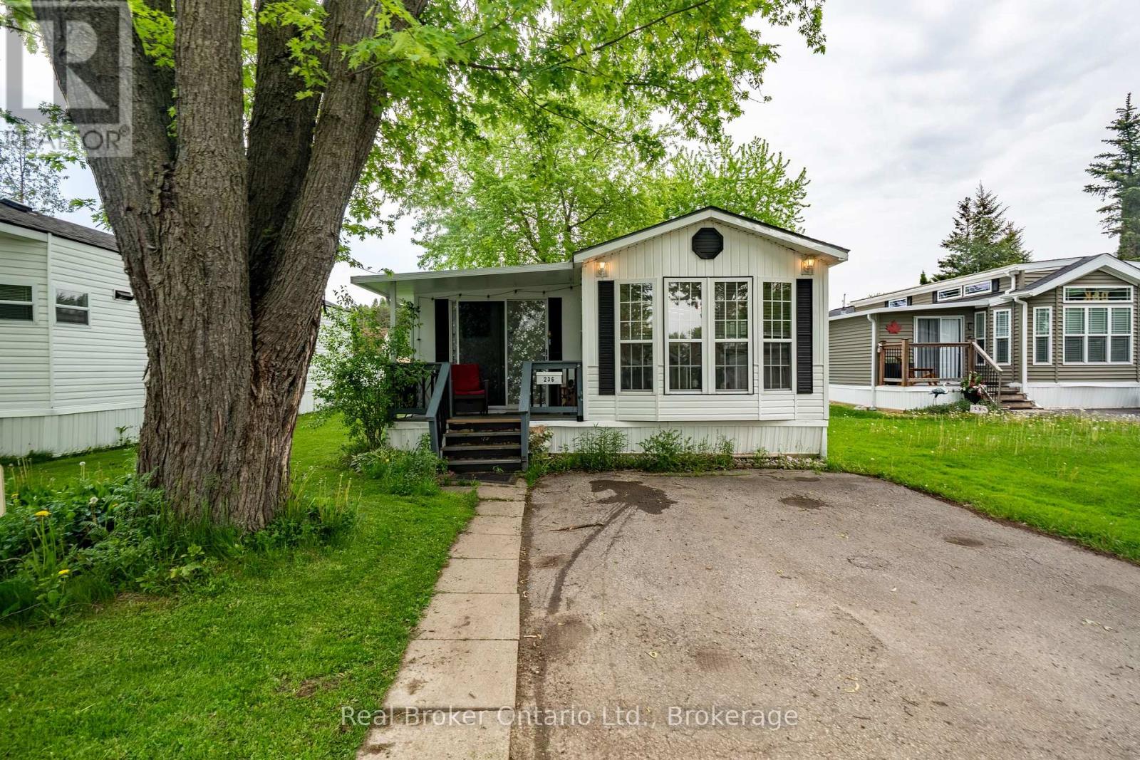 236 - 580 BEAVER CREEK ROAD