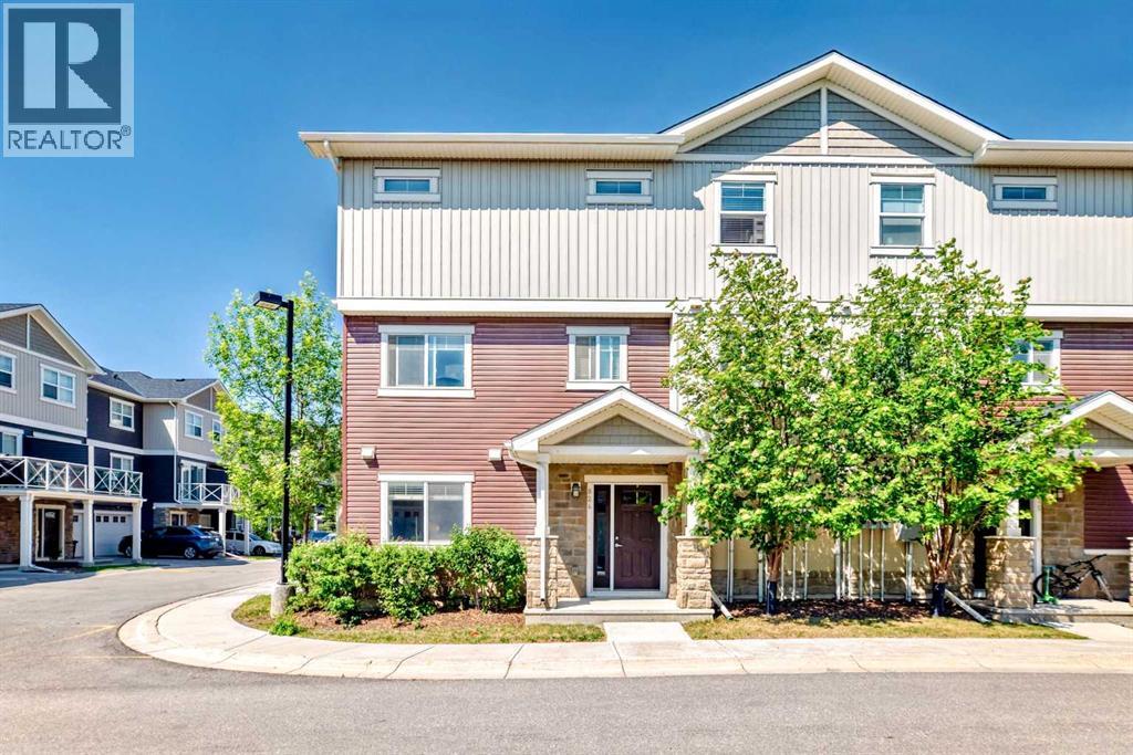 824 Skyview Ranch Grove NE