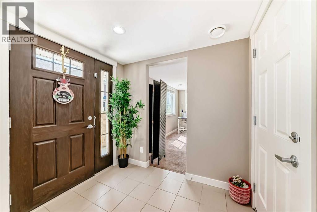 824 Skyview Ranch Grove NE