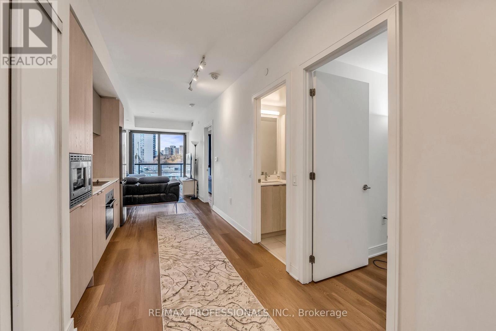 404 - 86 DUNDAS STREET E