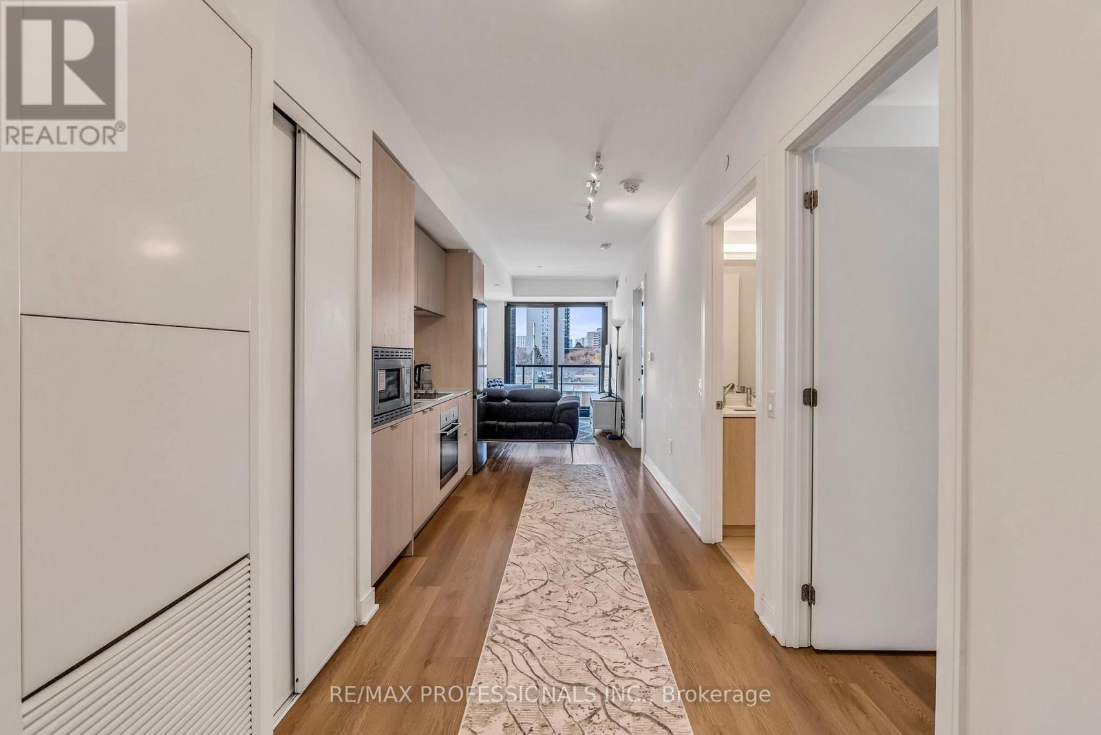 404 - 86 DUNDAS STREET E