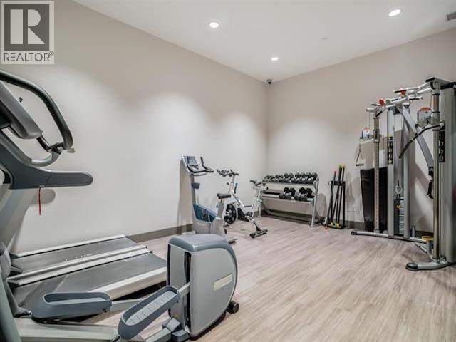 416 2525 CLARKE STREET