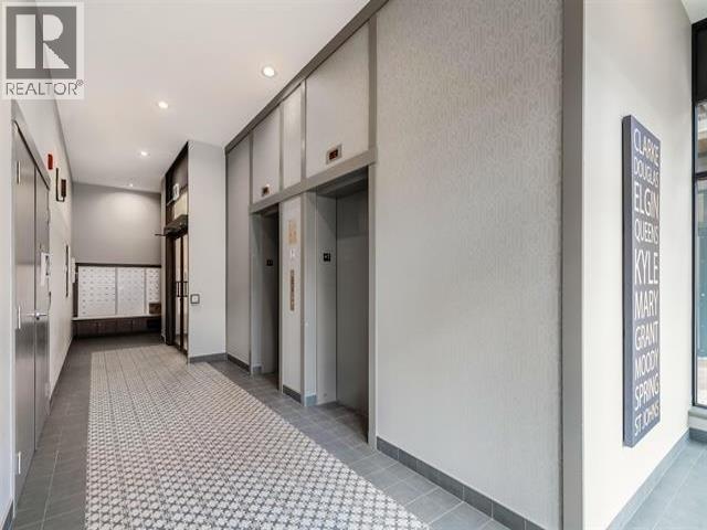 416 2525 CLARKE STREET