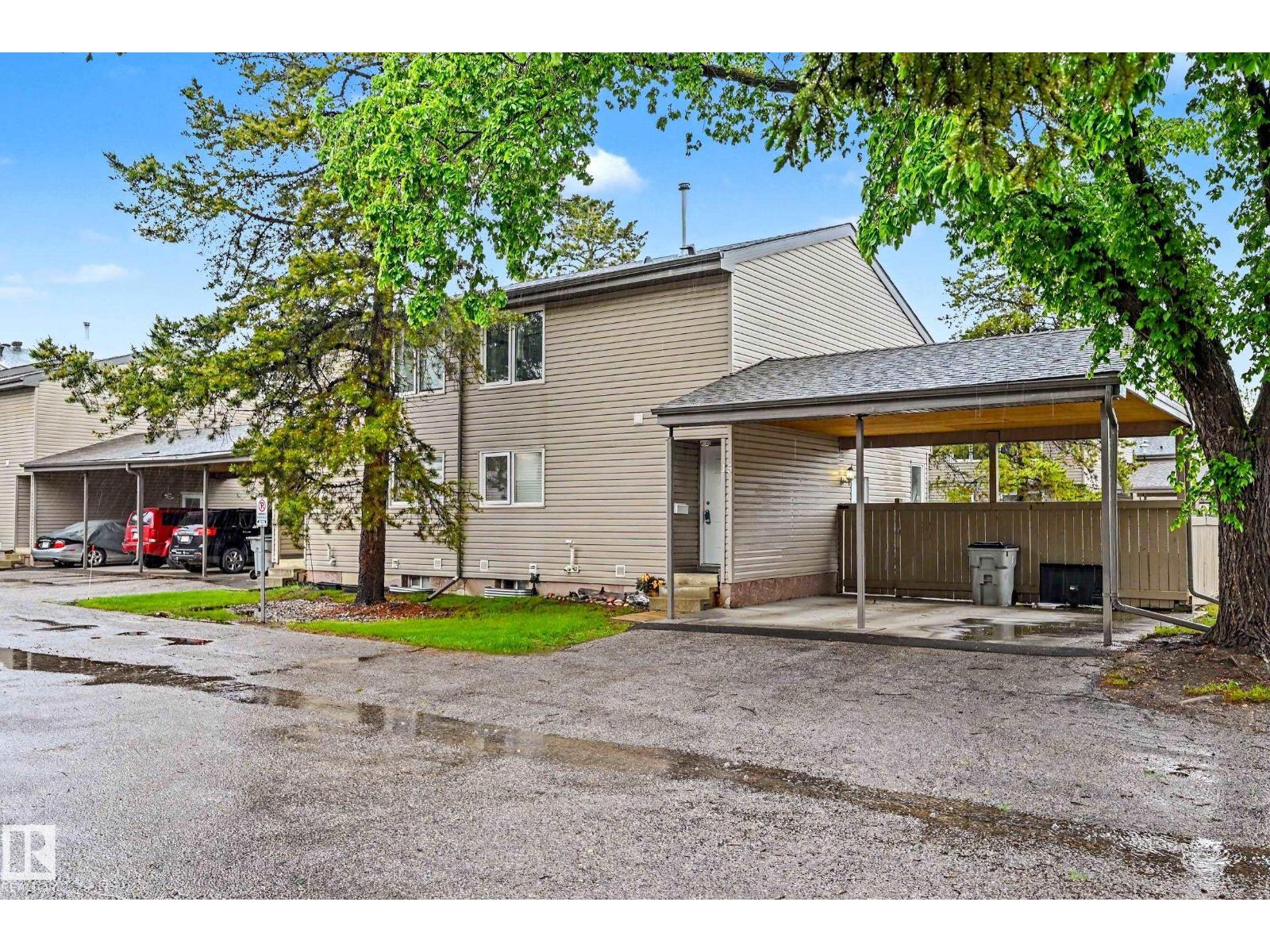 15 AKINSDALE GD