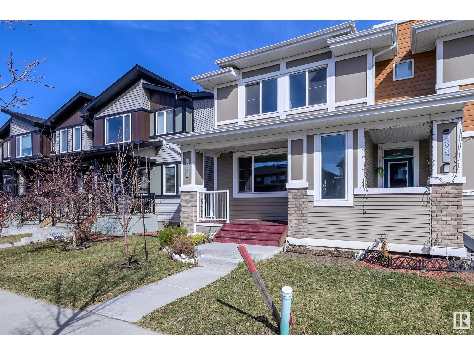 391 Charlesworth DR SW