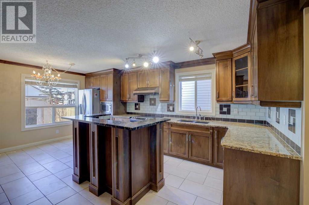 8 Martha's Meadow Place NE