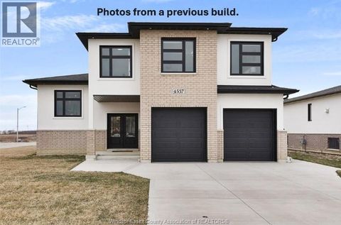 43 BLOOMINGTON Chatham ON N7L0H3