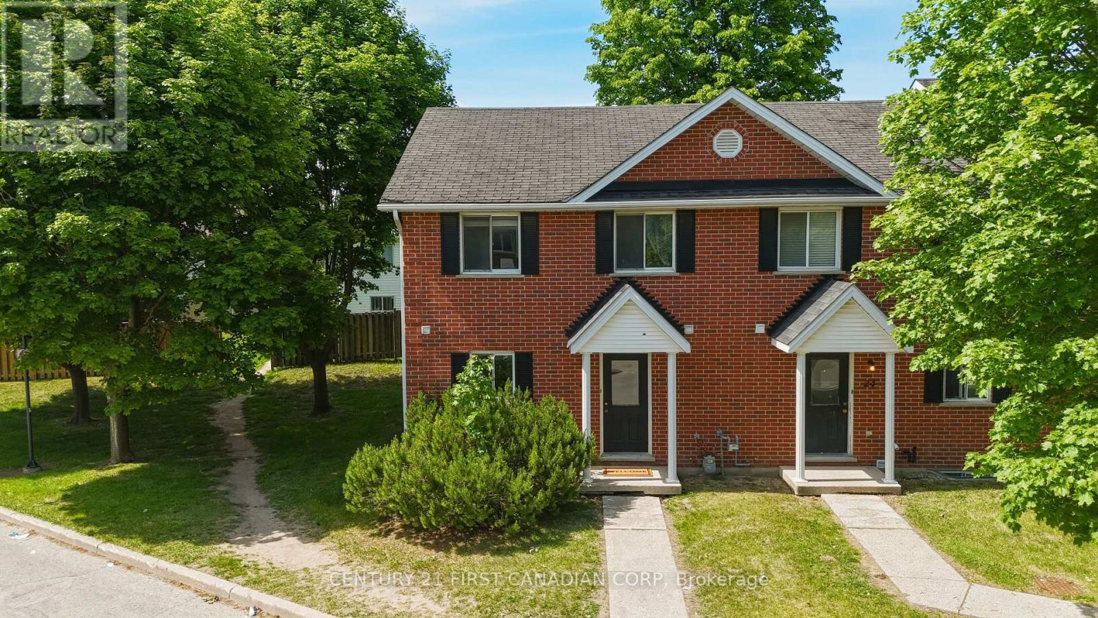 Photo 1 of 26 — 25 - 190 FLEMING DRIVE Unit 25, London East (East D), ON N5V5B8