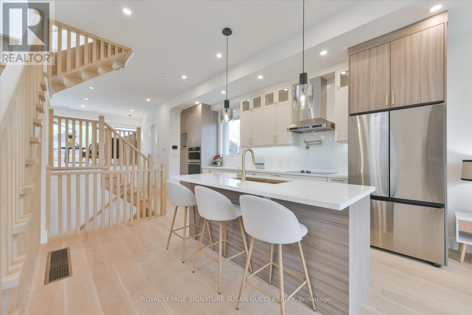 223 QUEENSDALE AVENUE