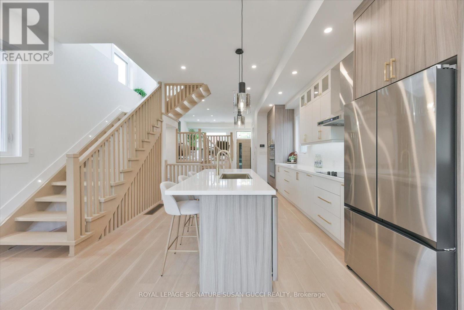 223 QUEENSDALE AVENUE