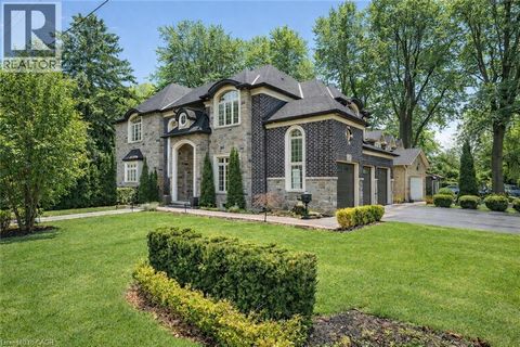 125 CENTRAL Drive Ancaster ON L9G2A3