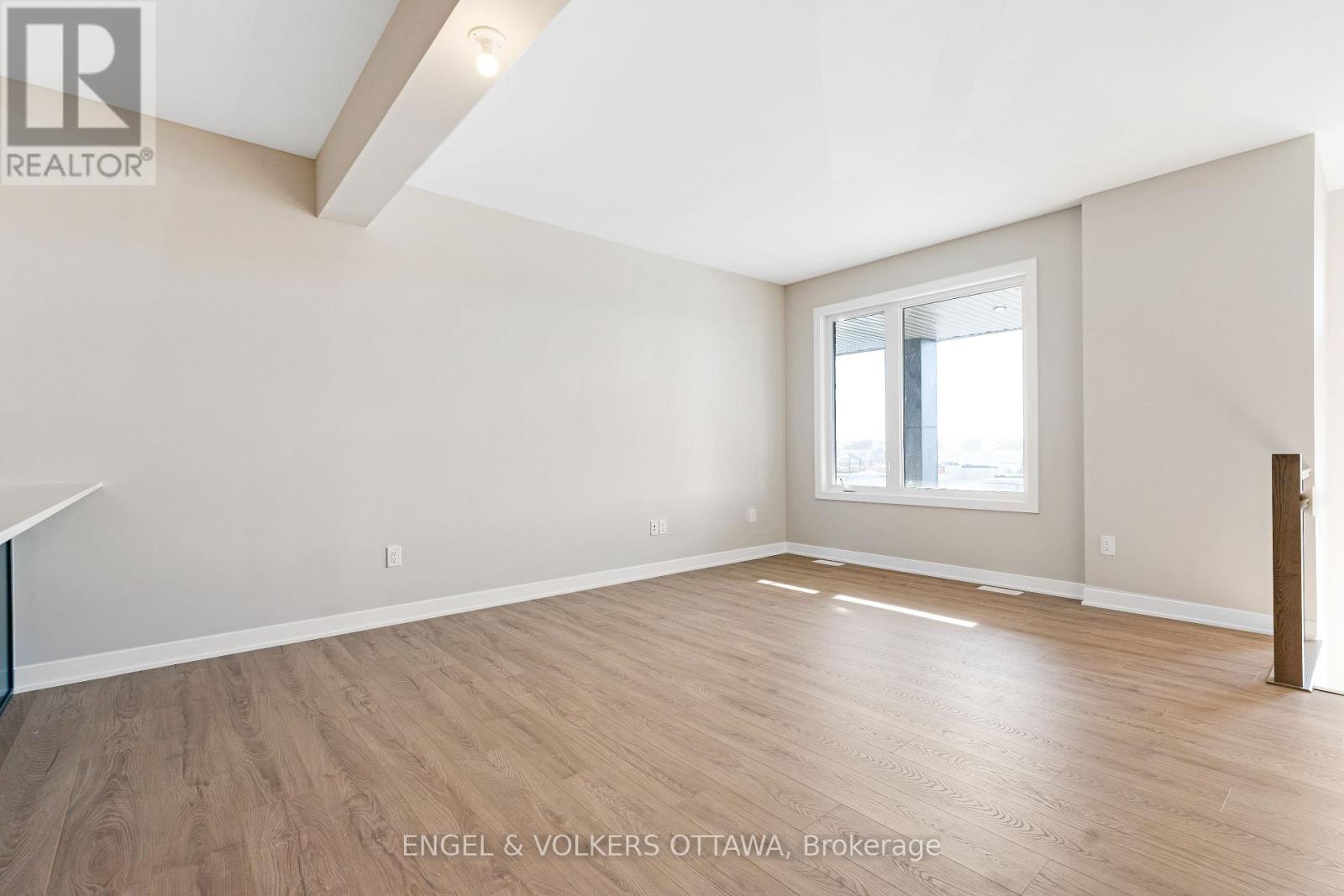 328 CATSFOOT WALK