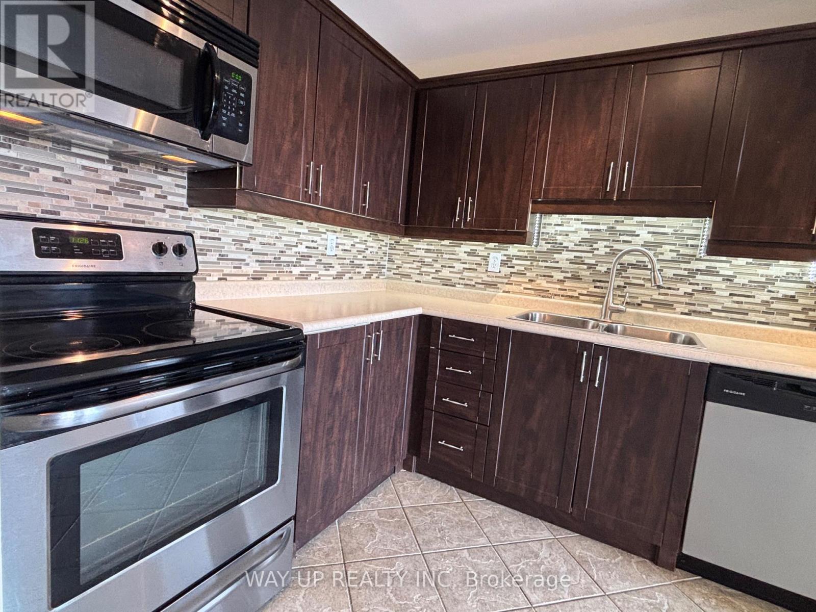 904 - 30 CHAPMAN COURT