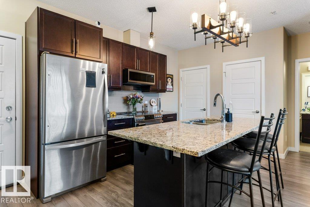 #404 504 GRIESBACH PARADE PR NW