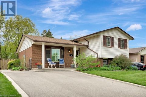 136 BRANTWOOD PARK Road Brantford ON N3P1G3