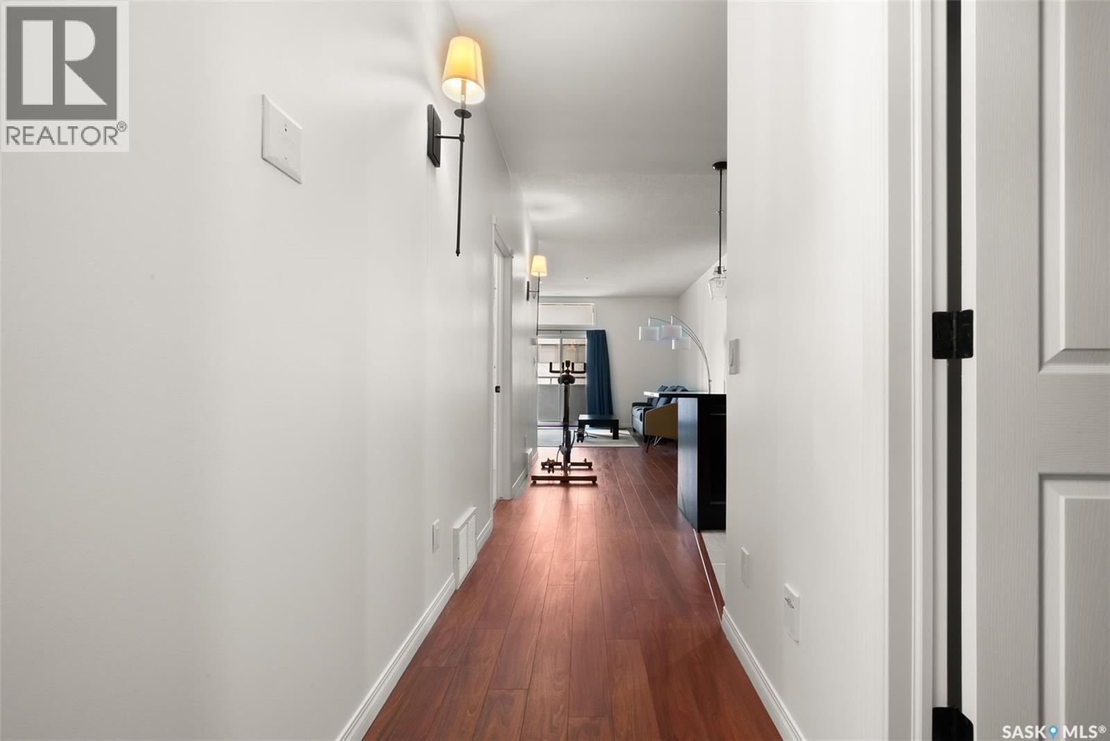 703 1901 Victoria AVENUE