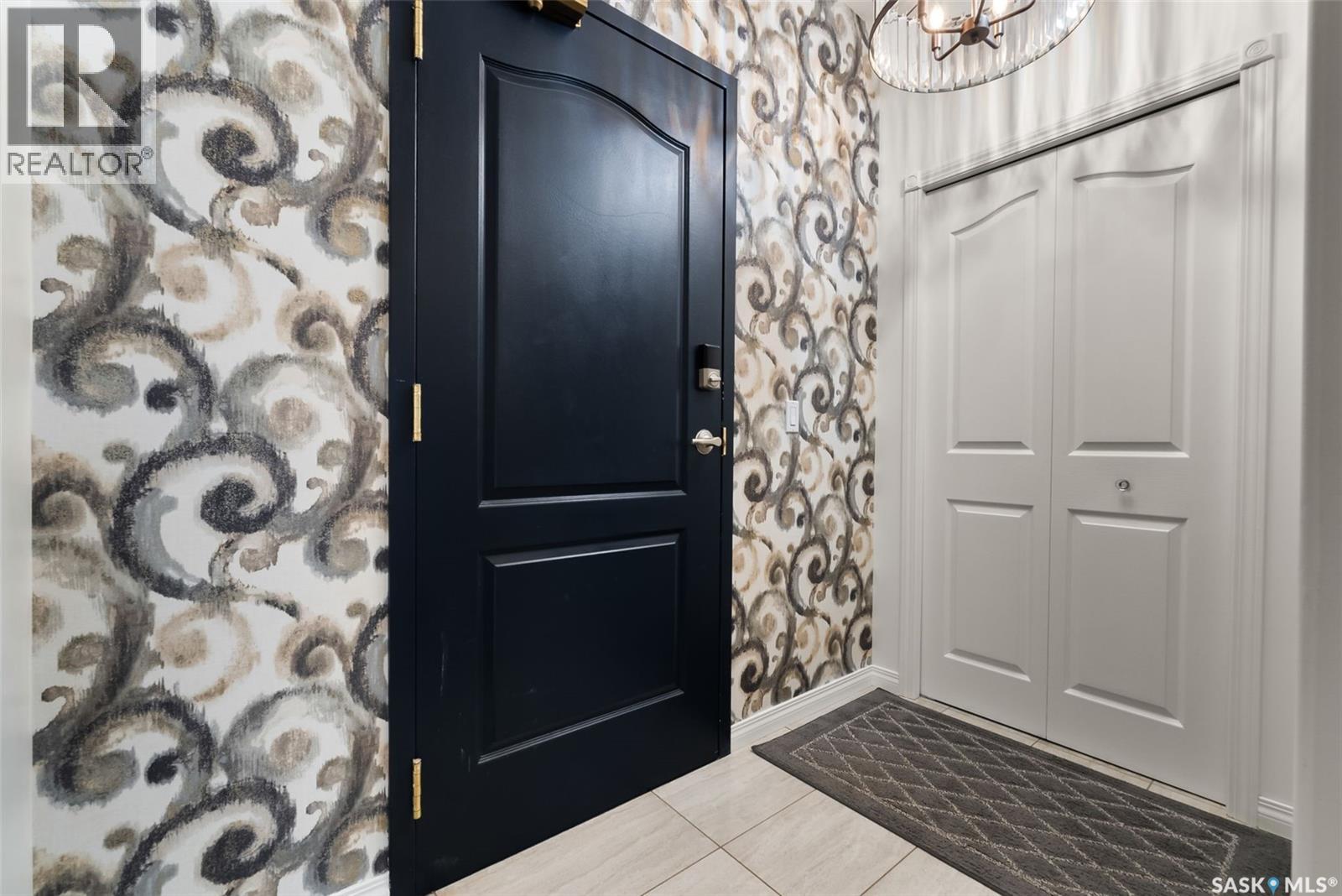 703 1901 Victoria AVENUE