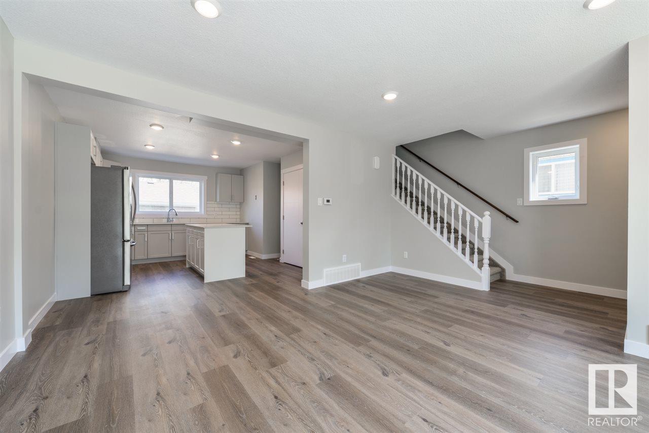 7940 82 AV NW