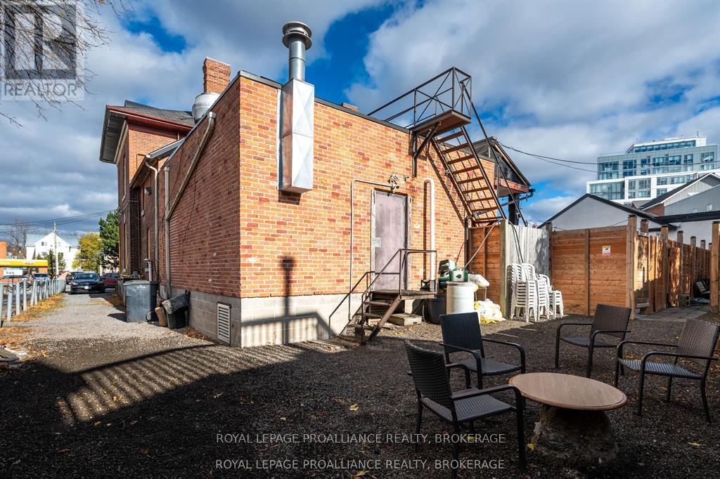 7 - 506 PRINCESS STREET