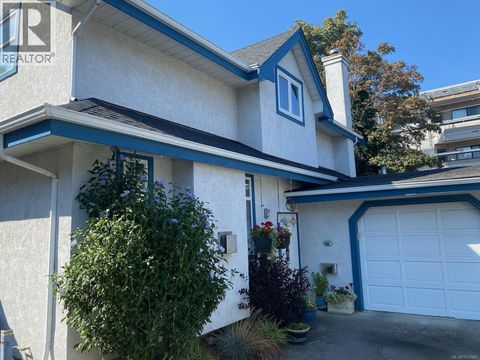 2328 Shakespeare St Victoria BC V8R4G3