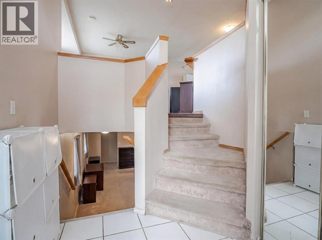 206 Saratoga Close NE