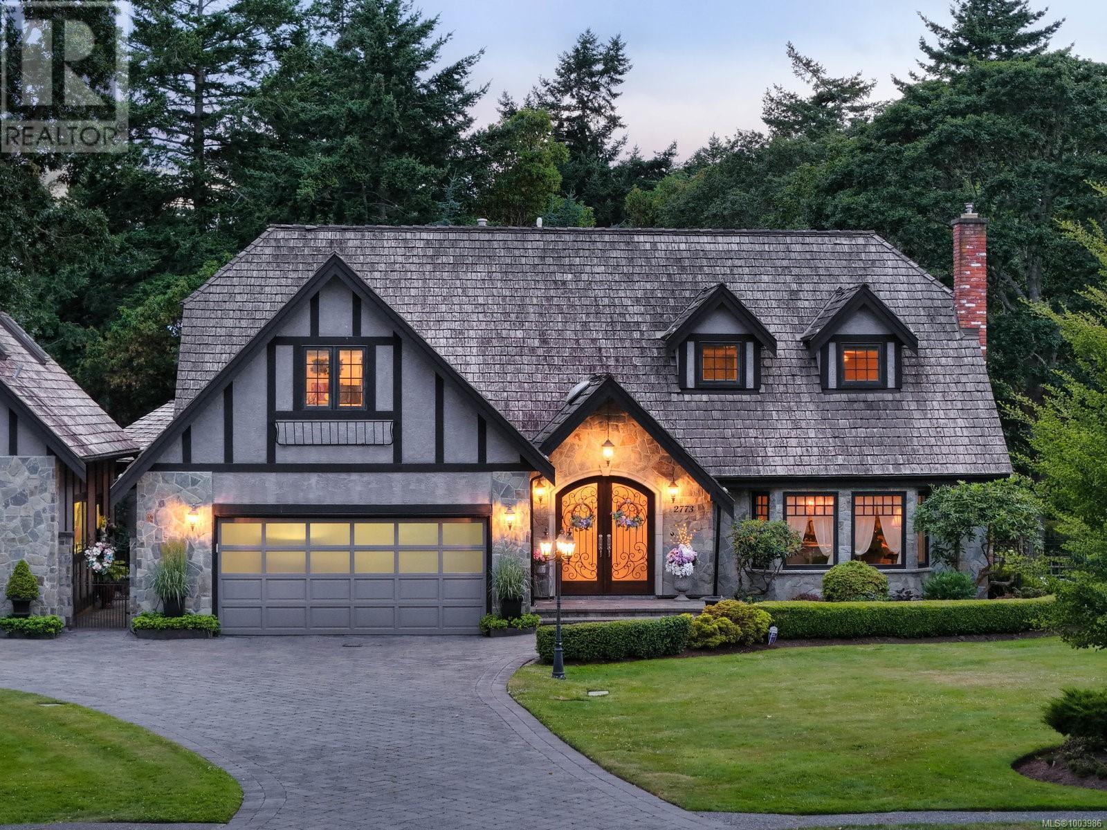 2773 Arbutus Rd