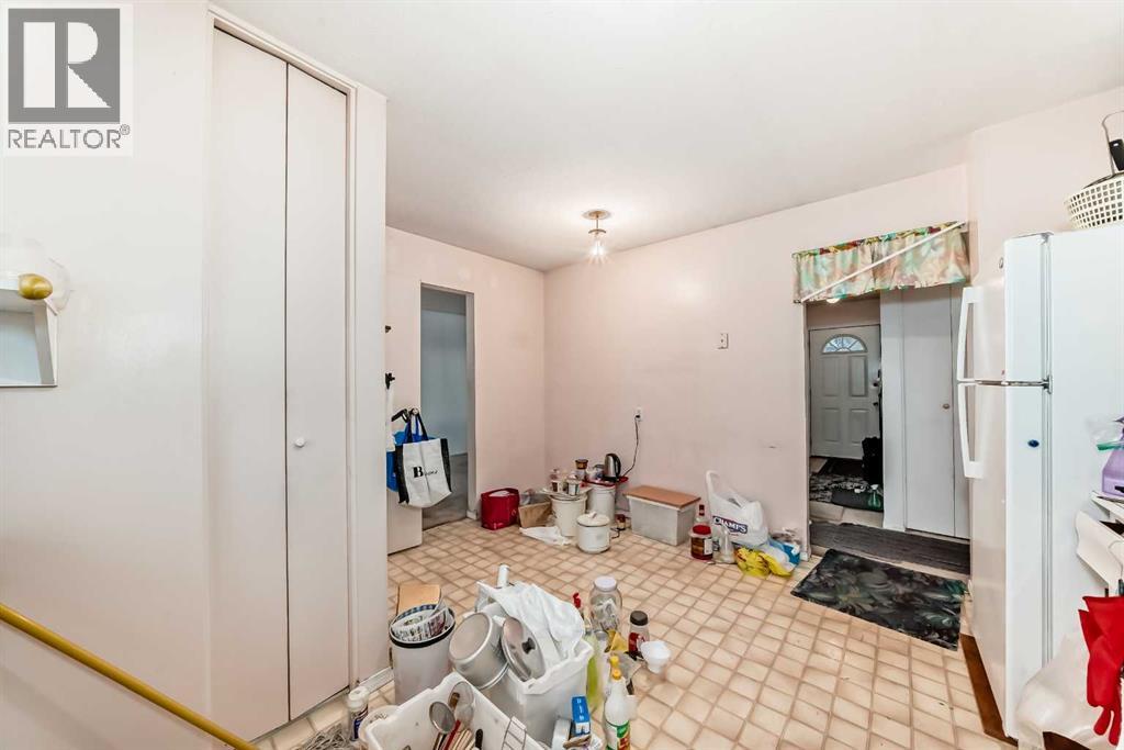 352 Malvern Close NE