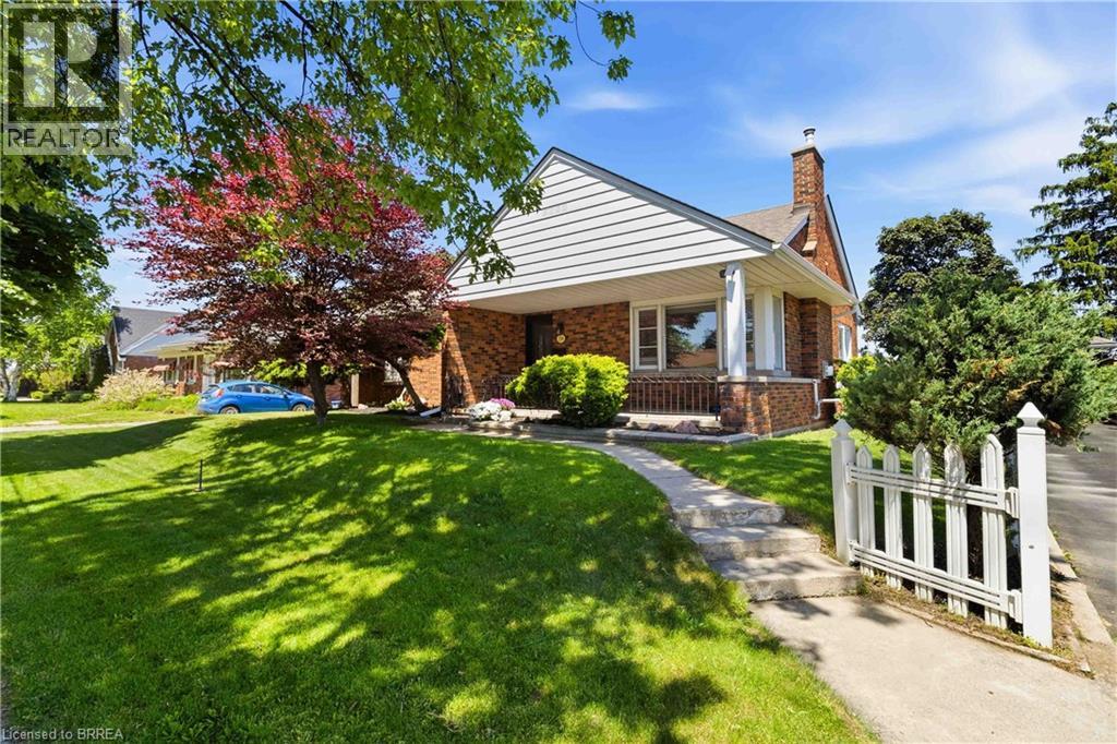134 QUEENSWAY Drive