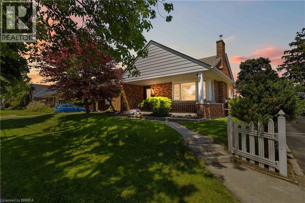 134 QUEENSWAY Drive