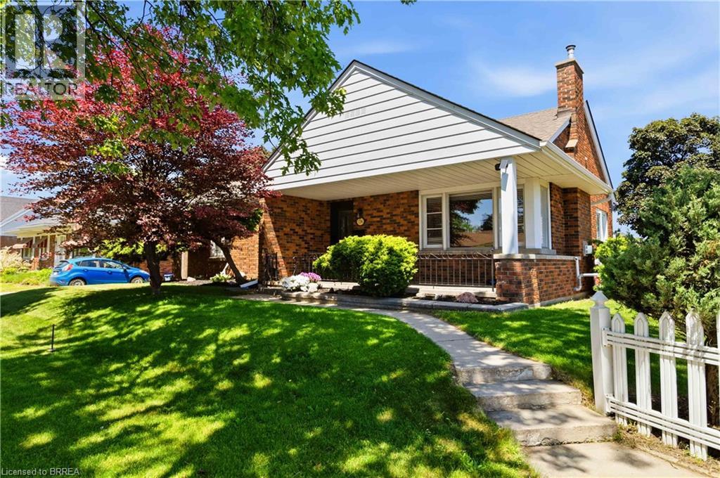 134 QUEENSWAY Drive