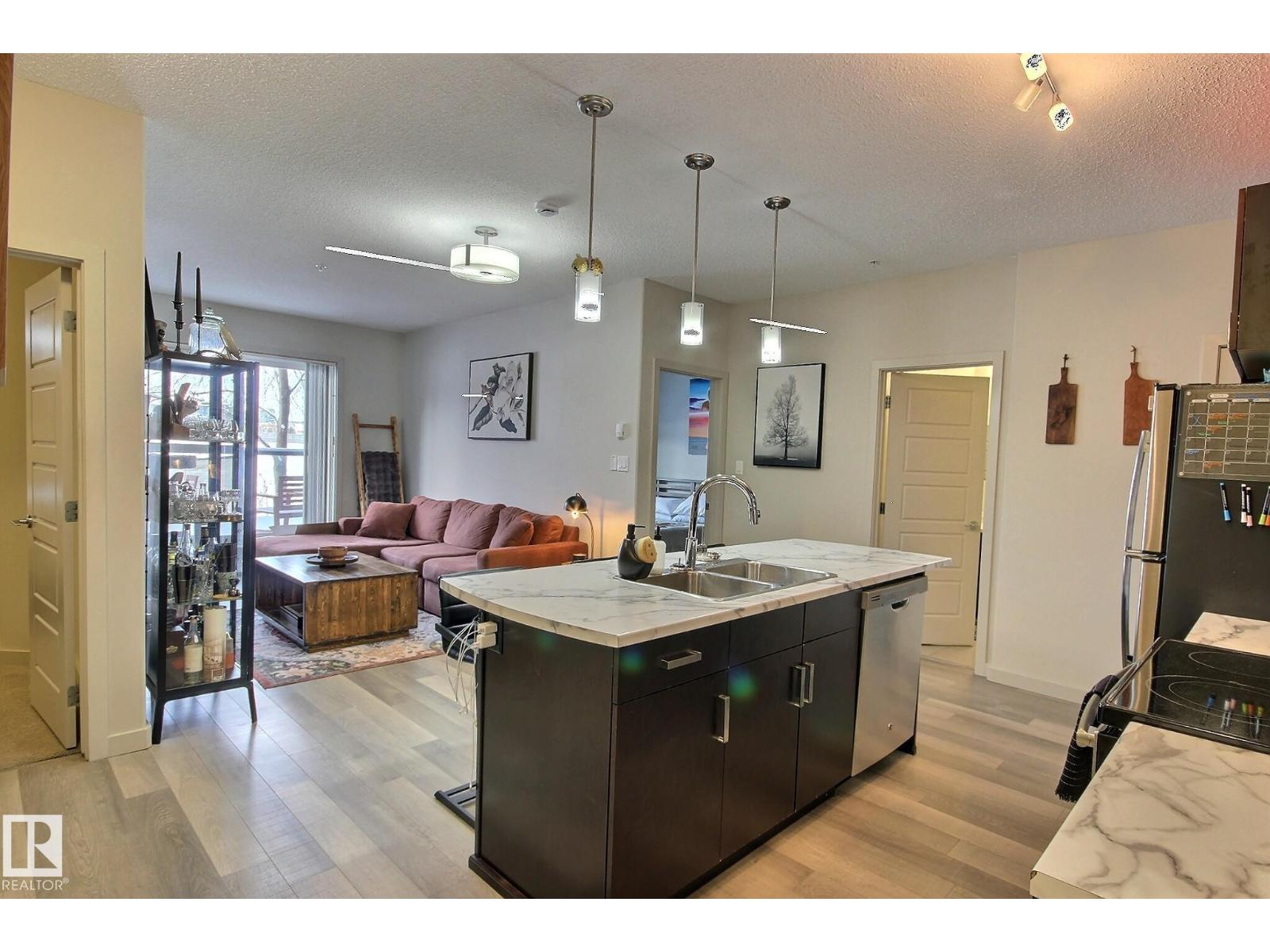 #104 320 AMBLESIDE LINK LI SW