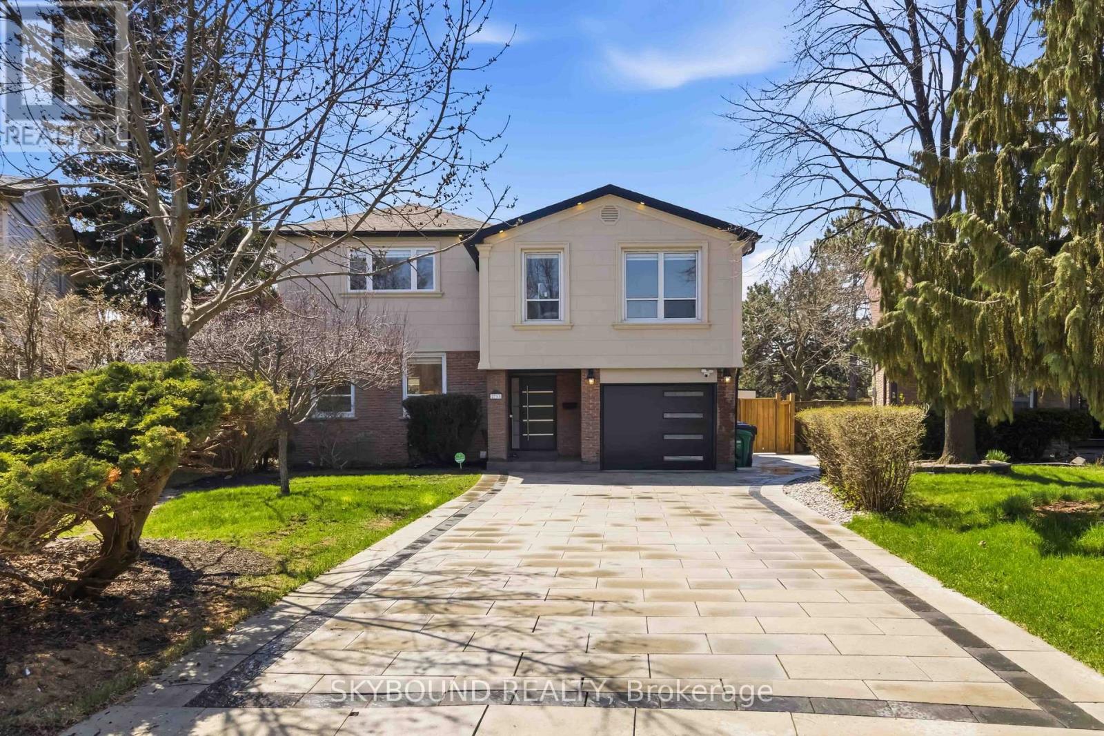 2711 SPRUCE NEEDLE COURT