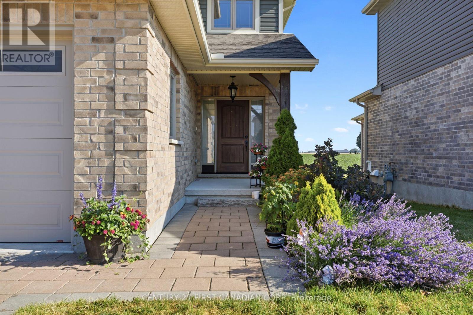 182 GILMOUR DRIVE