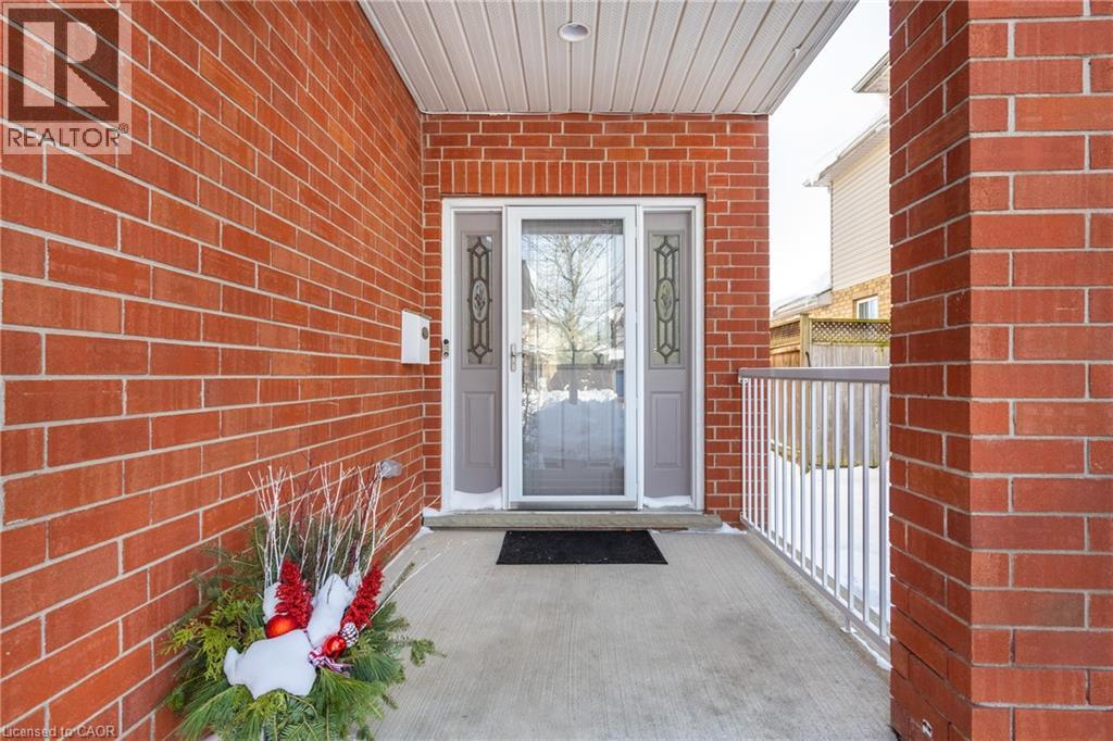 453 SANDY COVE Crescent