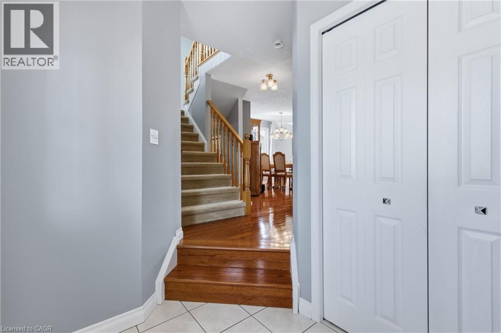 453 SANDY COVE Crescent