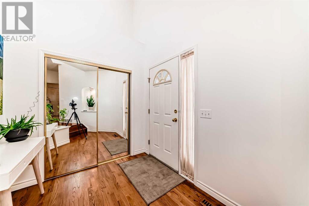 323 Sierra Madre Court SW