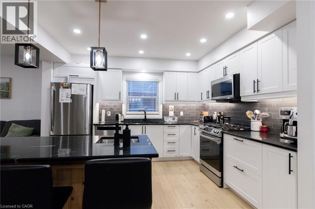 186 LIVINGSTON Boulevard