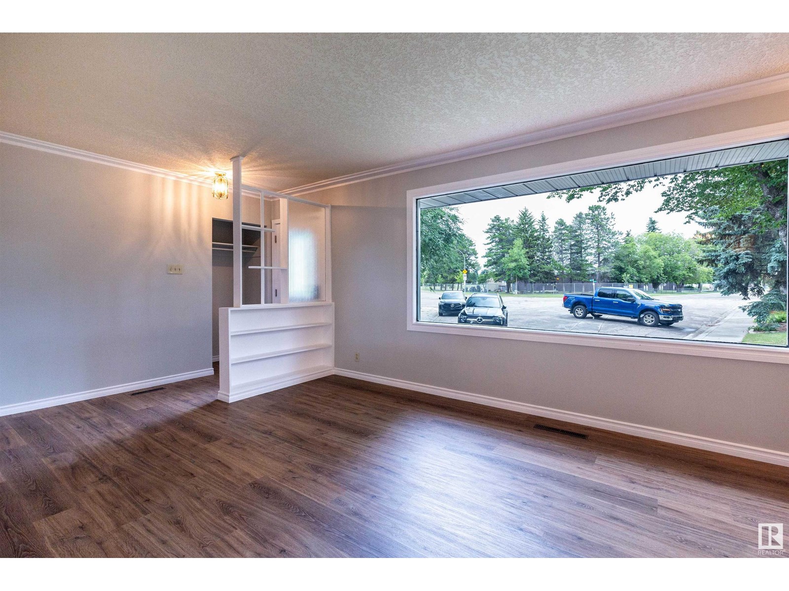 8116 158 ST NW