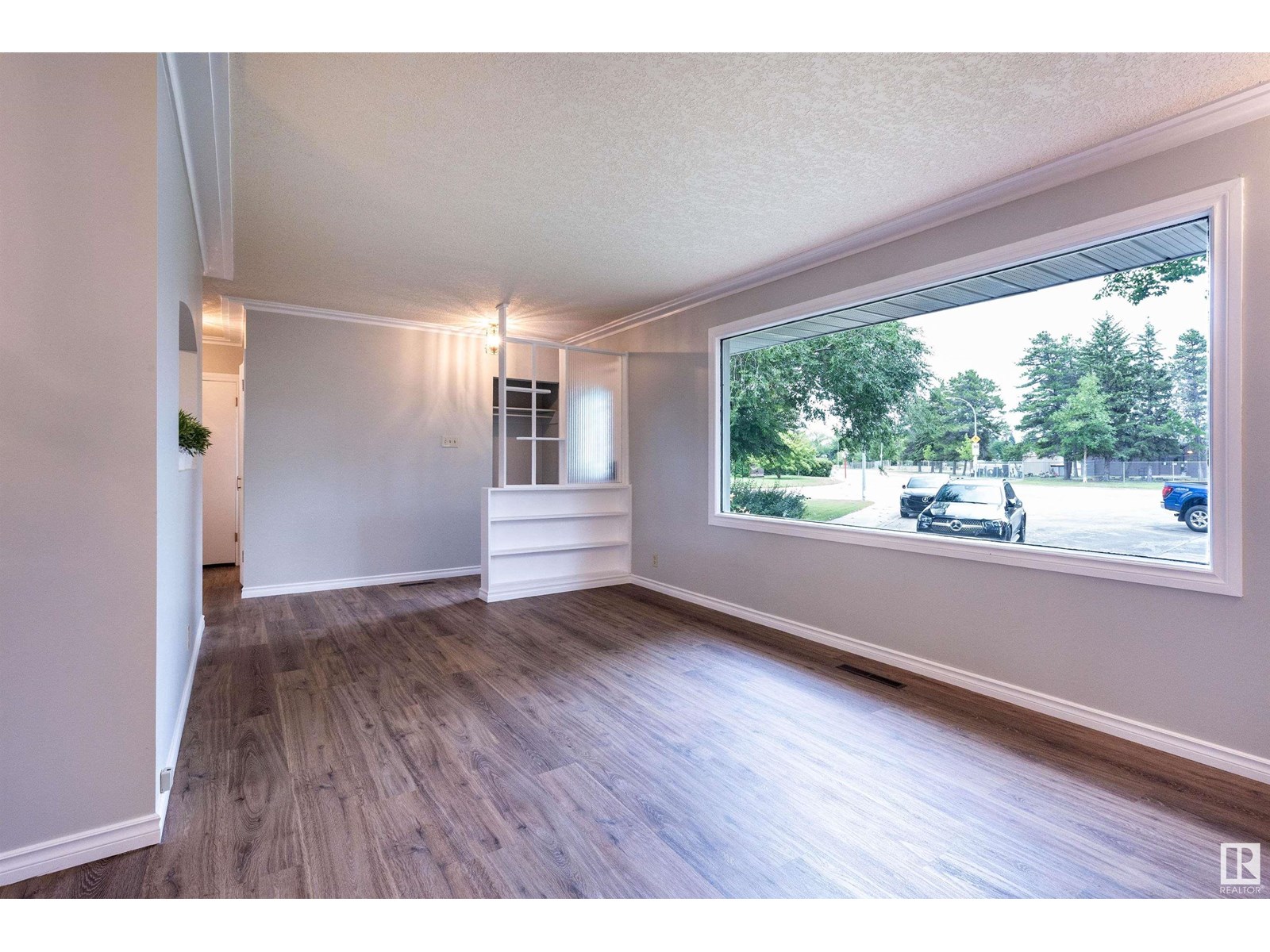 8116 158 ST NW
