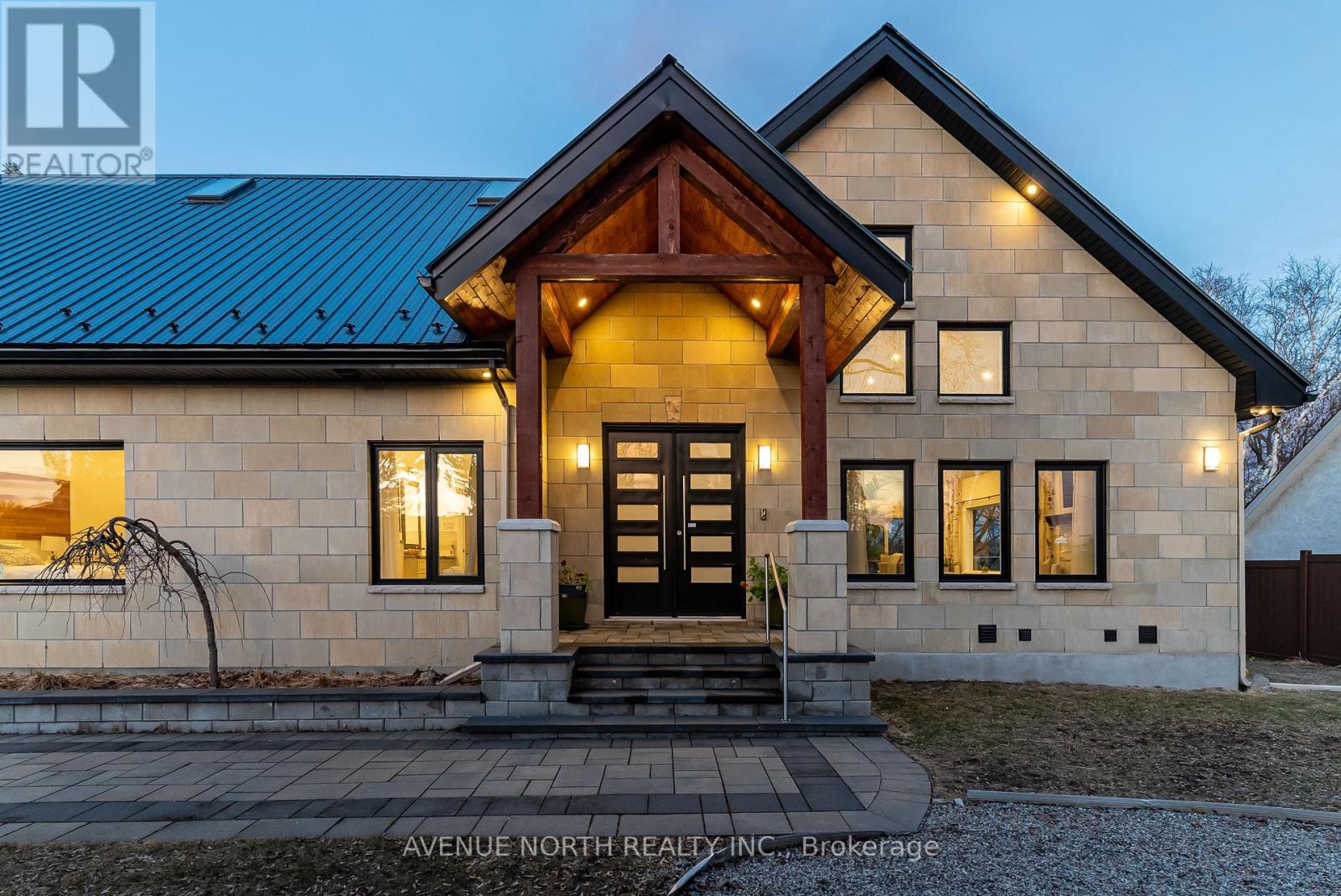 1885 PRINCE OF WALES DRIVE