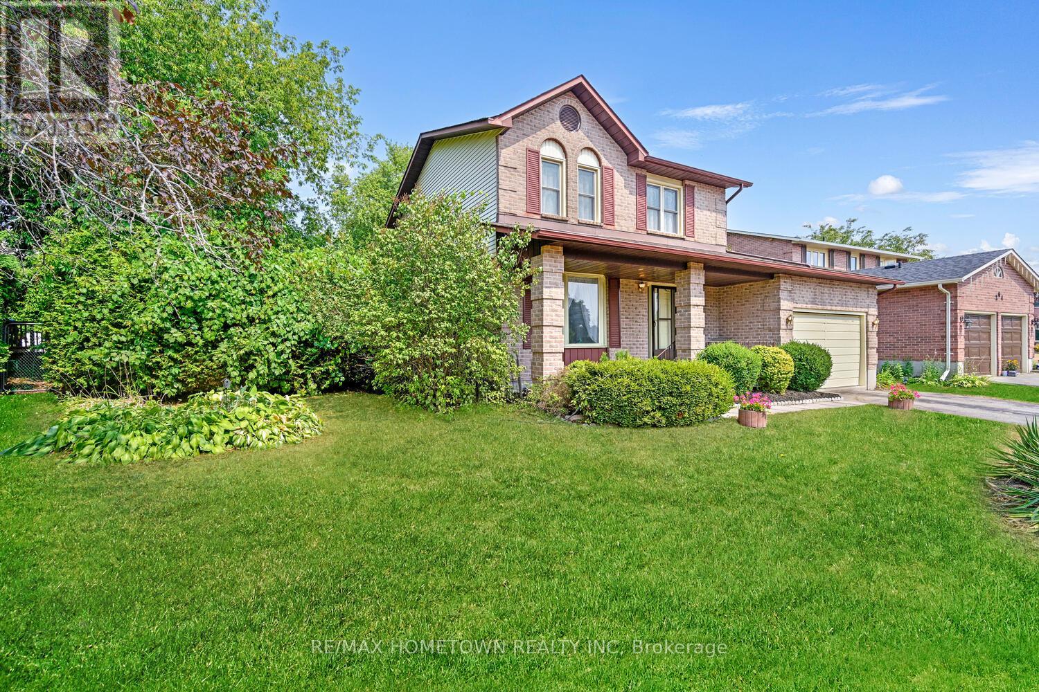 260 COLONEL DOUGLAS CRESCENT