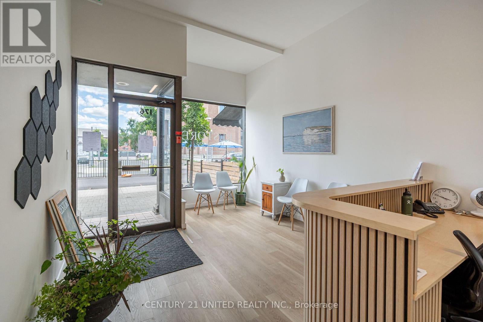 174-176 HUNTER STREET W