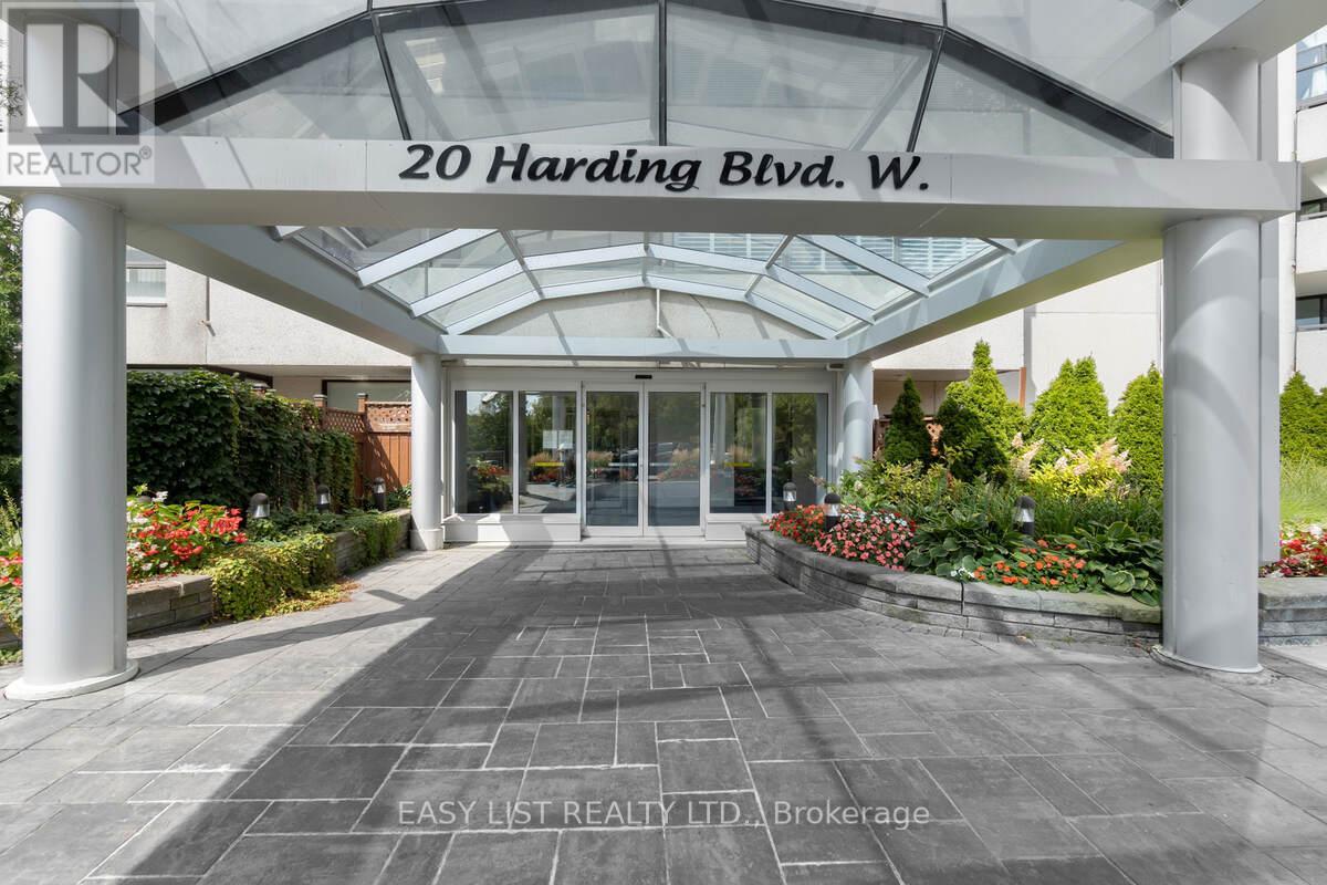 Photo 1 of 33 — 810 - 20 HARDING BOULEVARD W Unit 810, Richmond Hill (North Richvale), ON L4C9S4