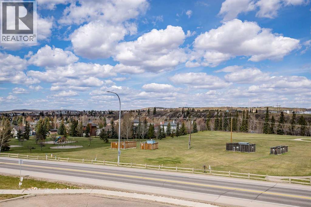 213, 77 George Fox Trail W