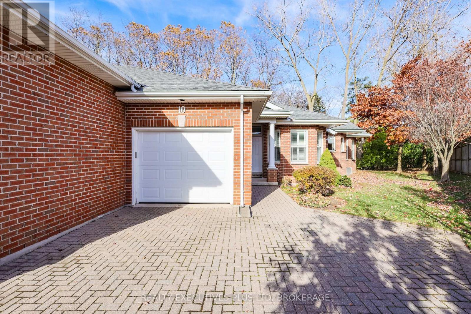 10 - 3300 MONTROSE ROAD