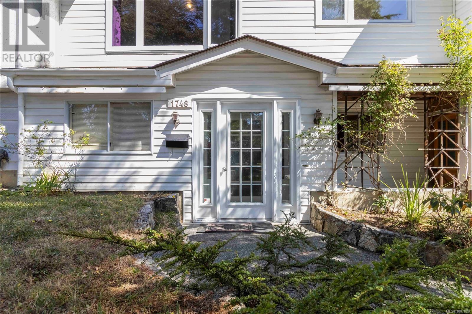 1748 Llandaff Pl